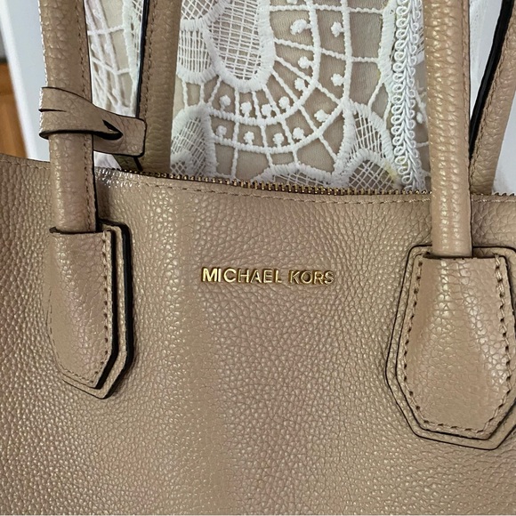 Michael Kors Tan Leather Tote Bag - Picture 2 of 5